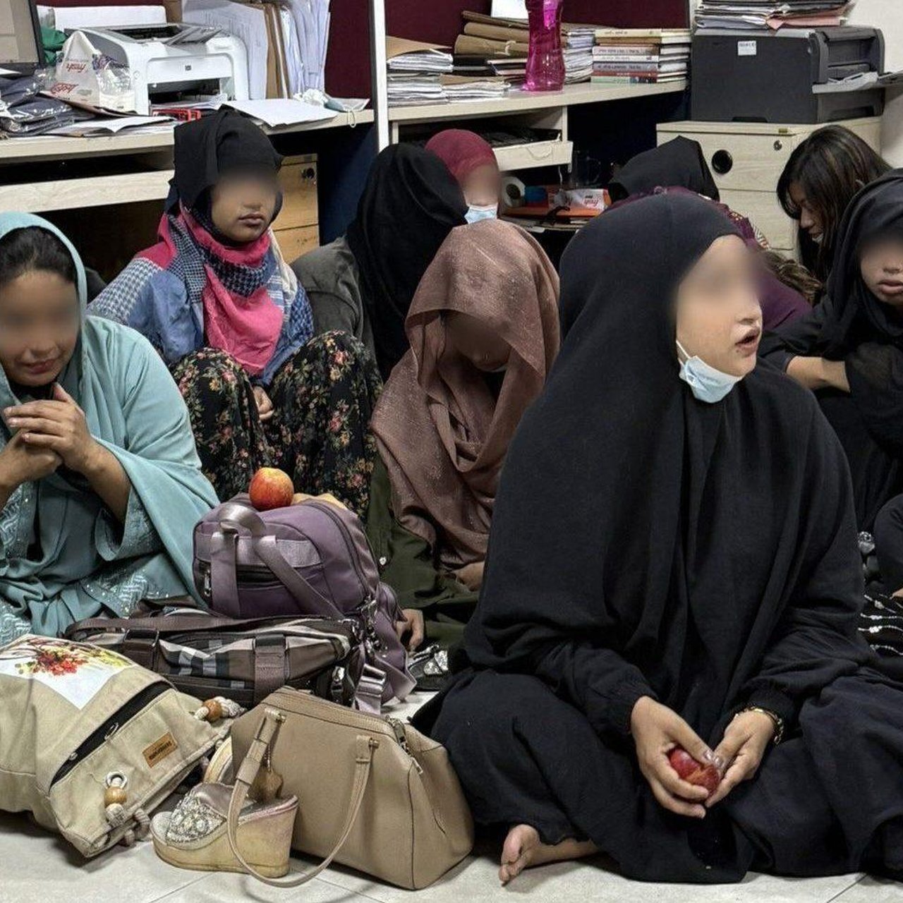 2025 12 Relak Zone Case 11 Blur jpg 202512 BGD Relak Zone Case Full Use