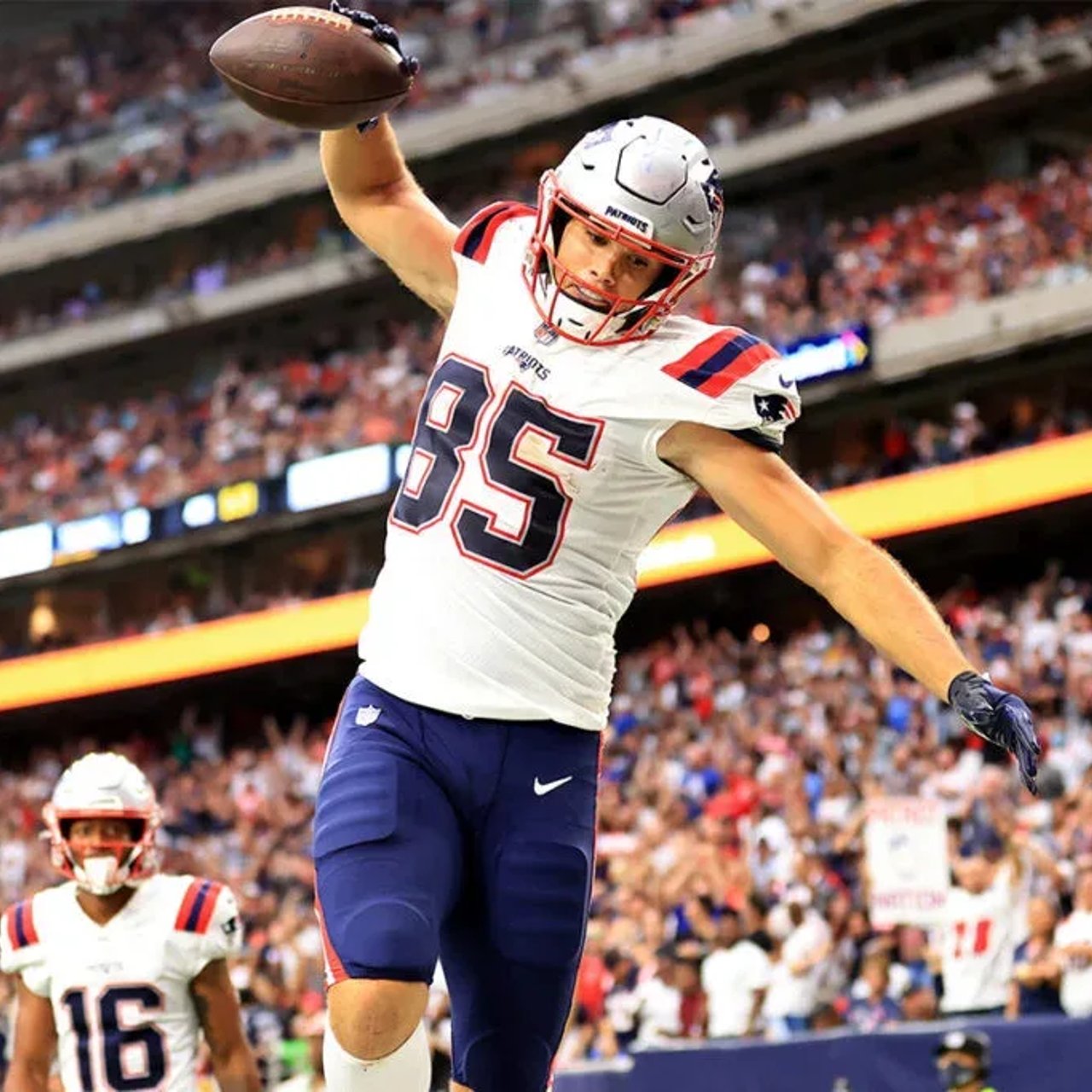 Hunter Henry Patriots Texans Week 5 2021 24 copy e1661805824628