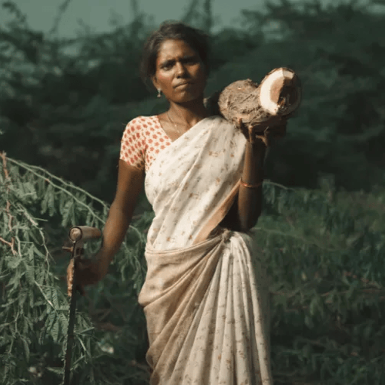 Woman in Tree Cutting Facility W576 Mcrop Q80 P100 100 a52a7d30d4