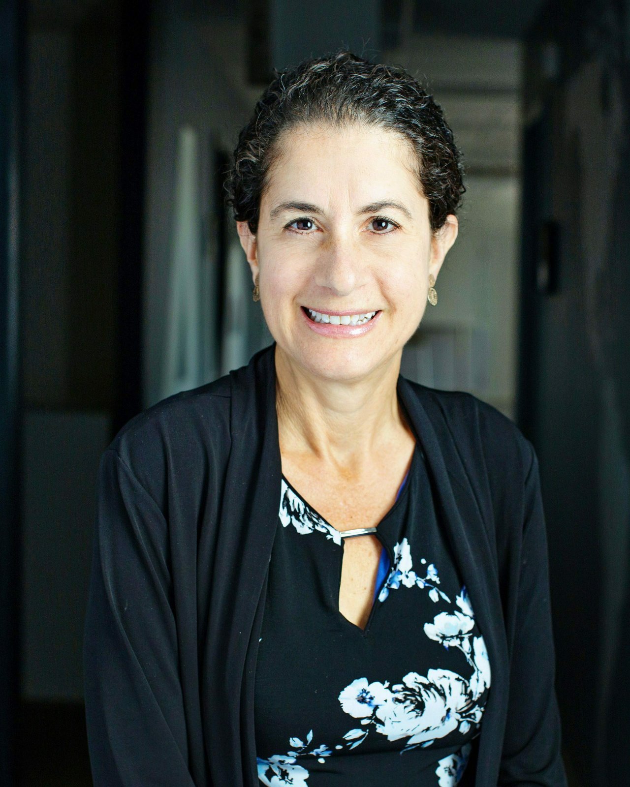 Sharon Cohn Wu Headshot 2023 04 24 184228 ysbs