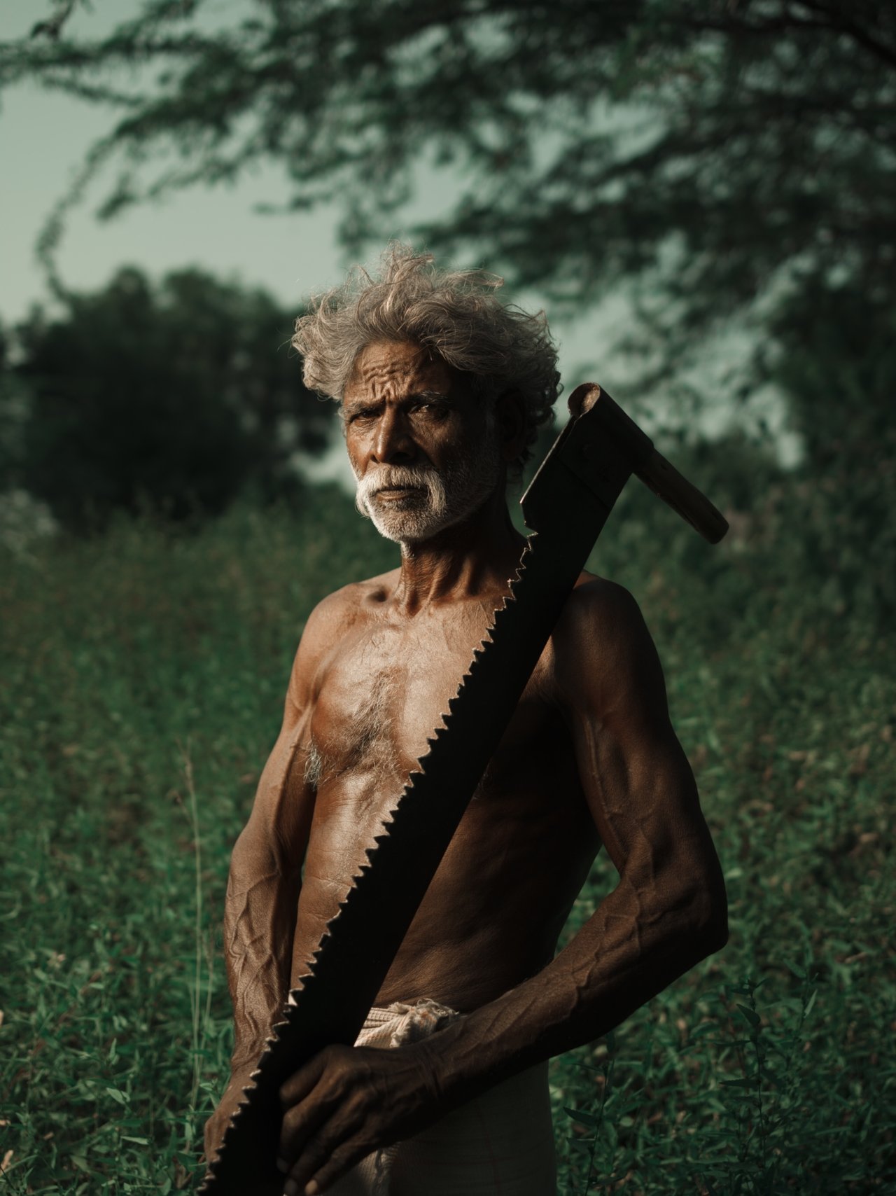 Slaverytoday india man woodcutting