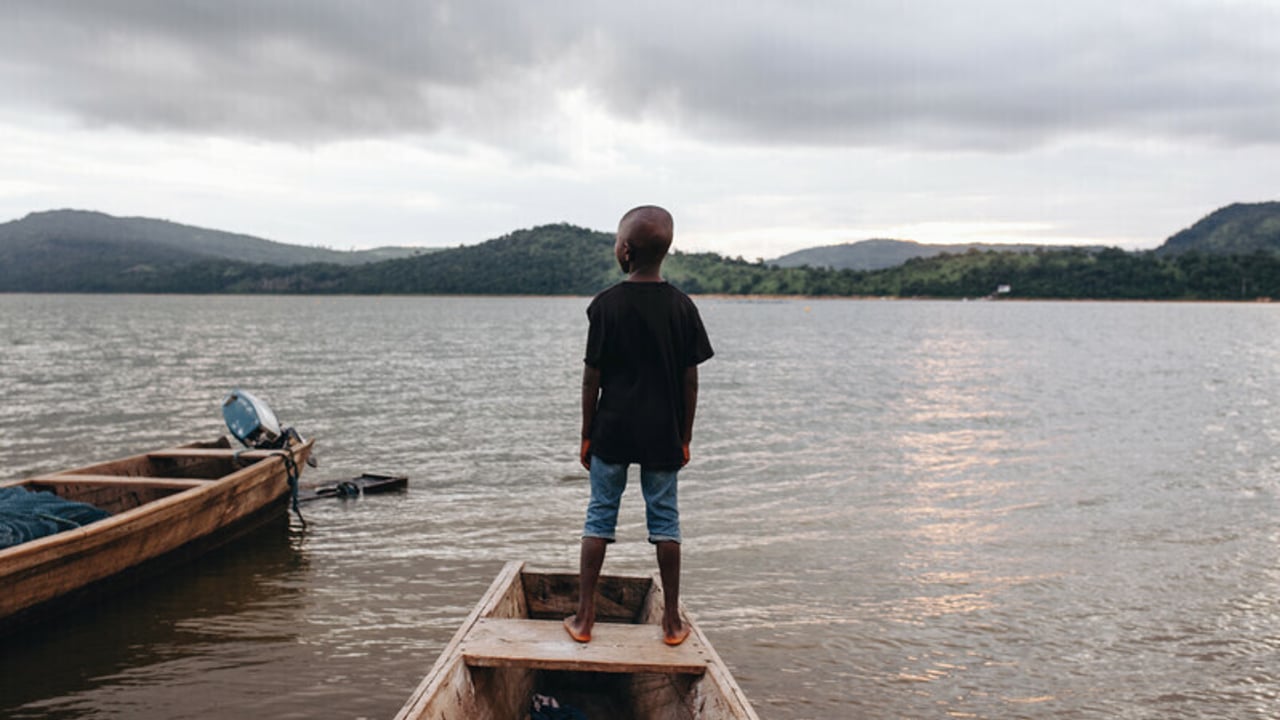 123 80 jpg 201907 ACC Ghanaian Children on Lake Stock Photos Approved for Full Use
