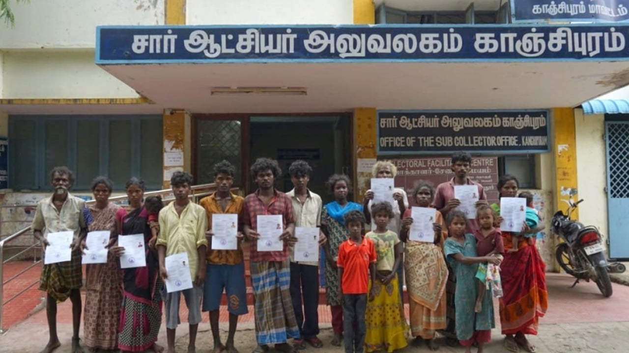 2019 08 Eighteen Survivors with R Cs