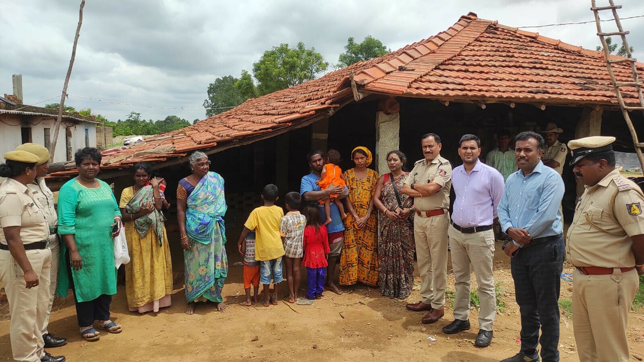 2022 06 Mukti Rescue Labourers and rescue team at the kiln jpeg 202206 BAN Mukti Coalition Rescue Approved for Full Use