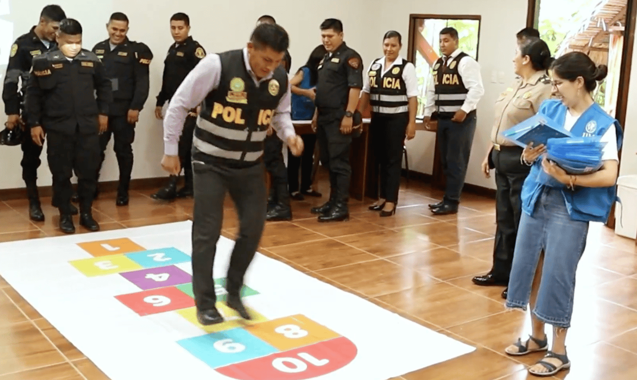 Peruvian Police goes into Childhood Mode 2