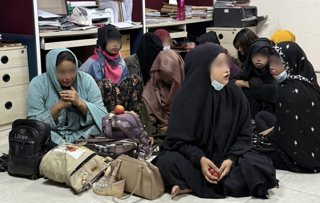 2025 12 Relak Zone Case 11 Blur jpg 202512 BGD Relak Zone Case Full Use