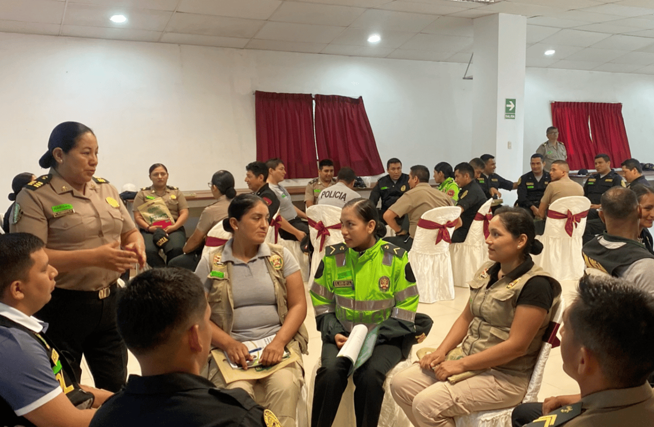 Peruvian Police goes into Childhood Mode 9