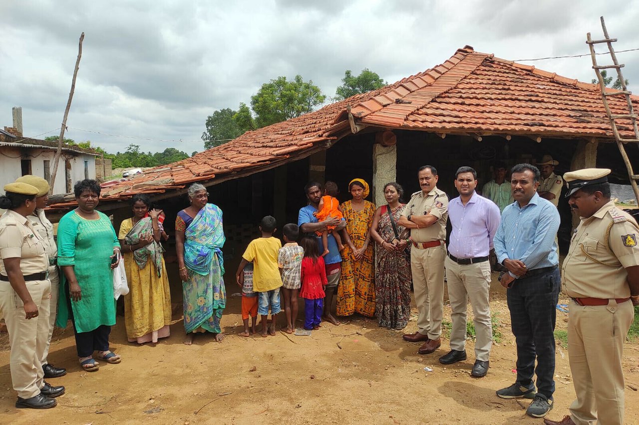 2022 06 Mukti Rescue Labourers and rescue team at the kiln jpeg 202206 BAN Mukti Coalition Rescue Approved for Full Use