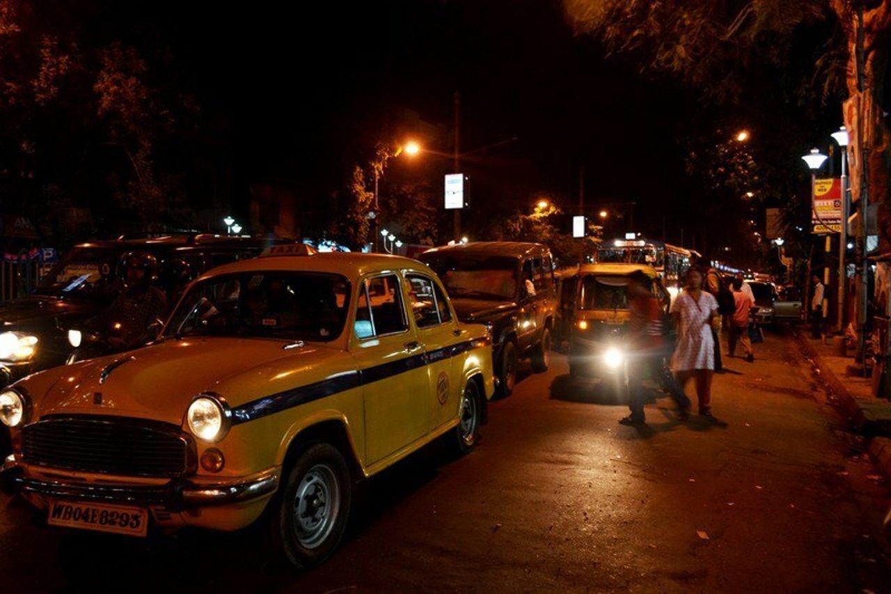 TOKEEP Kolkata city streets at night 201411 KOL Sceneryand Stock Images Approved for Full Use
